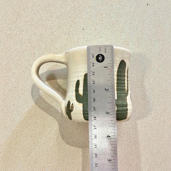 Vintage Cactus Mugs Studio Pottery Signed GEM 1975 Set Of 2 Black and Cream - Picture 14 of 15